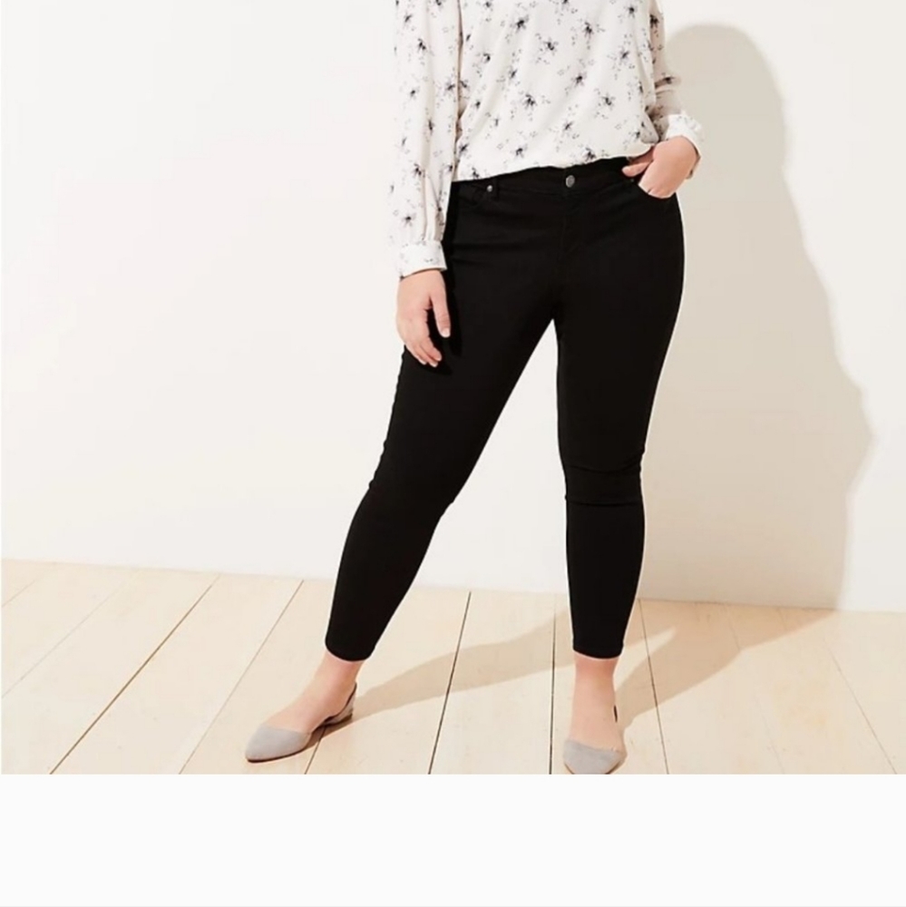 NEW Loft Size 26W Black Skinny Jeans